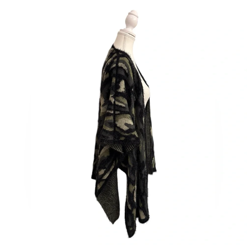 Cozy Fuzzy Camo Knit Ruana Wrap Cardigan Boho Neutral Layer - OS‎